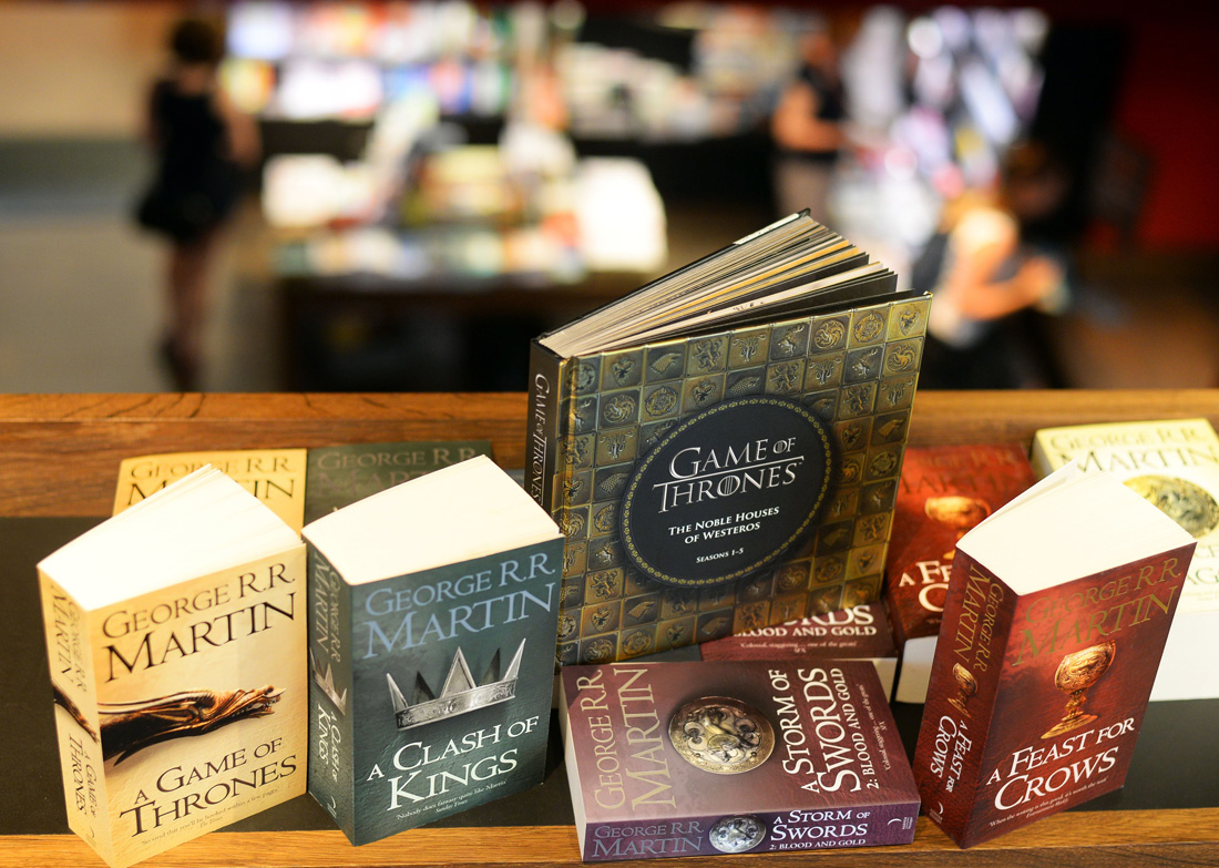 Carti de George RR Martin / anticariat si librarie, autor Game of Thrones